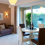 Oasis 4*