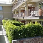 Oasis Aparthotel 4*