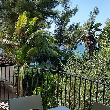 アパートホテル Oasis タオルミーナ