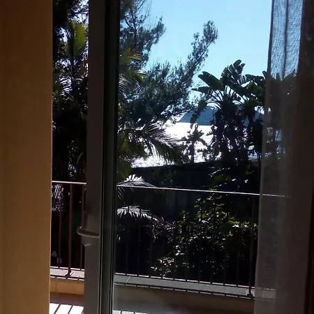 アパートホテル Oasis タオルミーナ