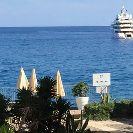 Oasis アパートホテル 4*