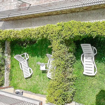 アパートホテル Oasis タオルミーナ