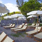 Ξενοδοχείο με διαμερίσματα Oasis 4*